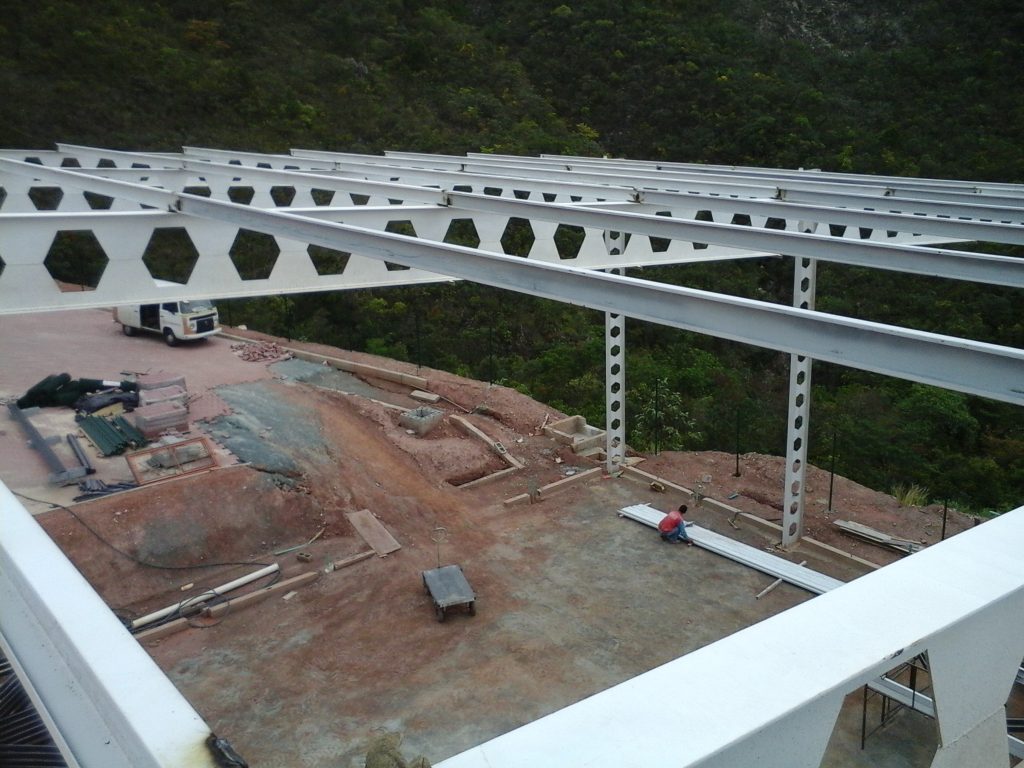 Fabriaço Fabricação de Estruturas Metálicas e Serralheria em Geral