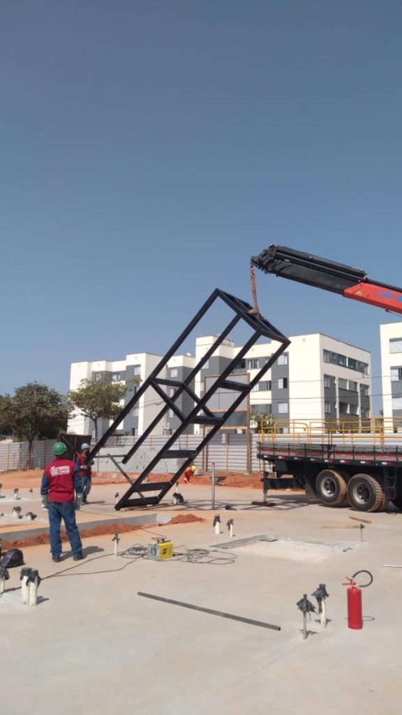 Fabriaço Fabricação de Estruturas Metálicas e Serralheria em Geral